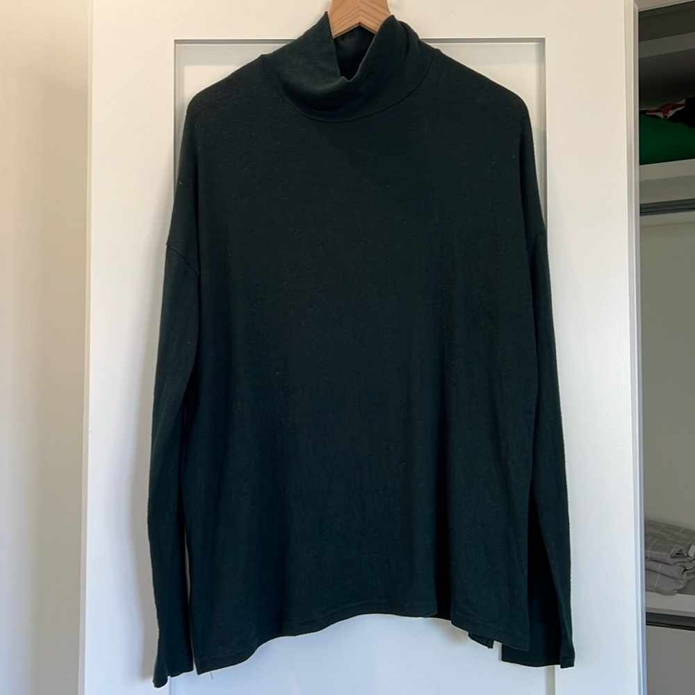 Women’s JCrew long sleeve turtle neck